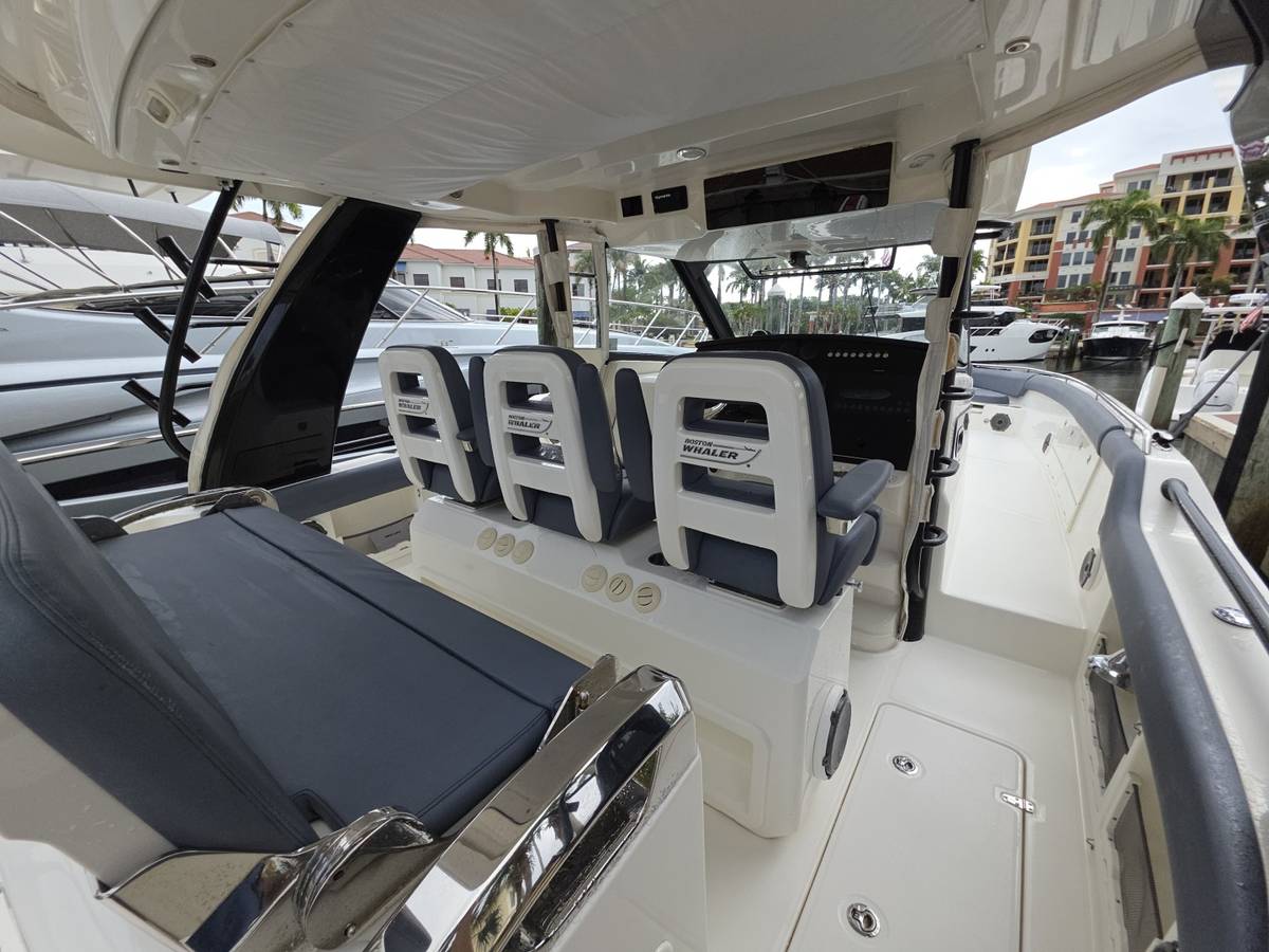 2021 Boston Whaler 420 Outrage "BFT" photo 58