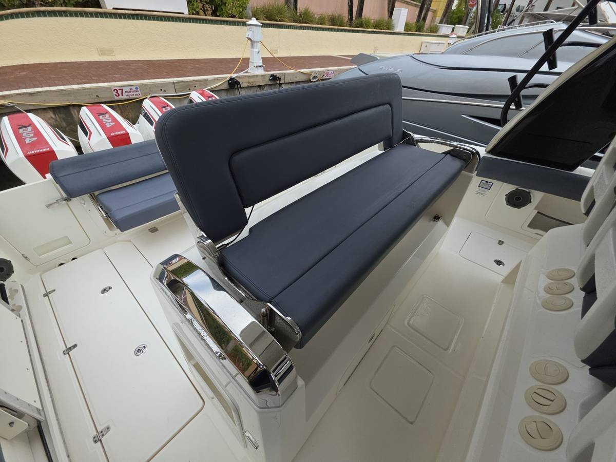 2021 Boston Whaler 420 Outrage "BFT" photo 31