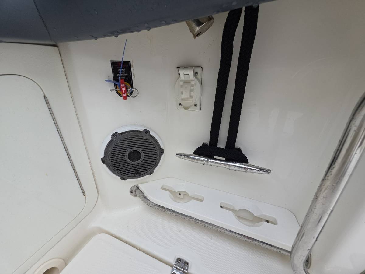 2021 Boston Whaler 420 Outrage "BFT" photo 50
