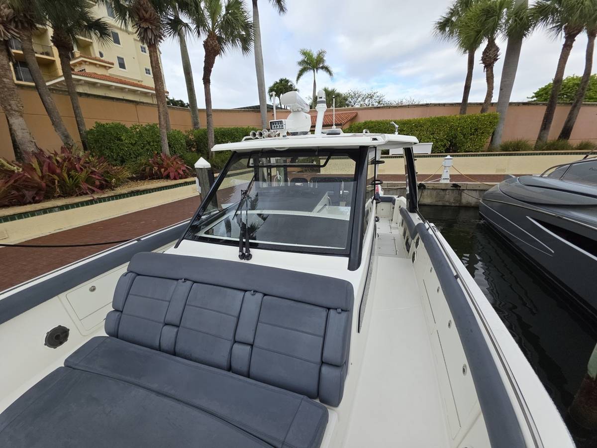 2021 Boston Whaler 420 Outrage "BFT" photo 41
