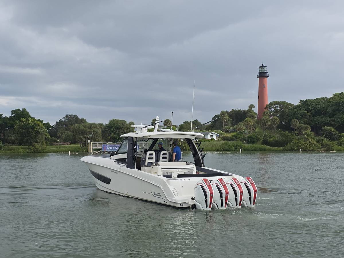 2021 Boston Whaler 420 Outrage "BFT" photo 7