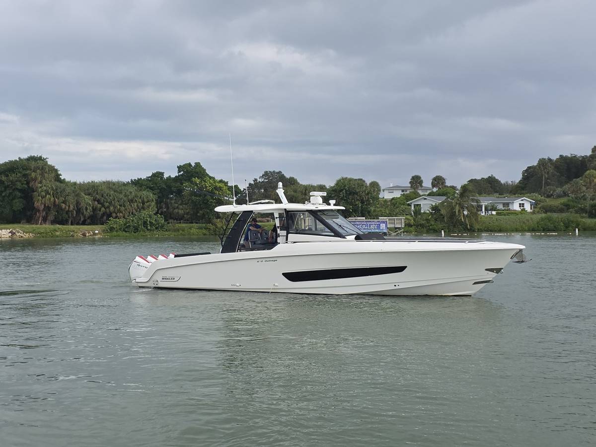 2021 Boston Whaler 420 Outrage "BFT" photo 14