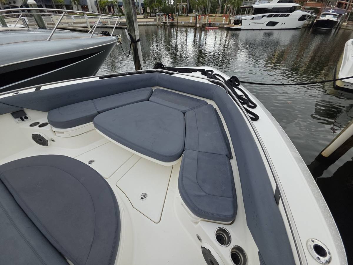 2021 Boston Whaler 420 Outrage "BFT" photo 38