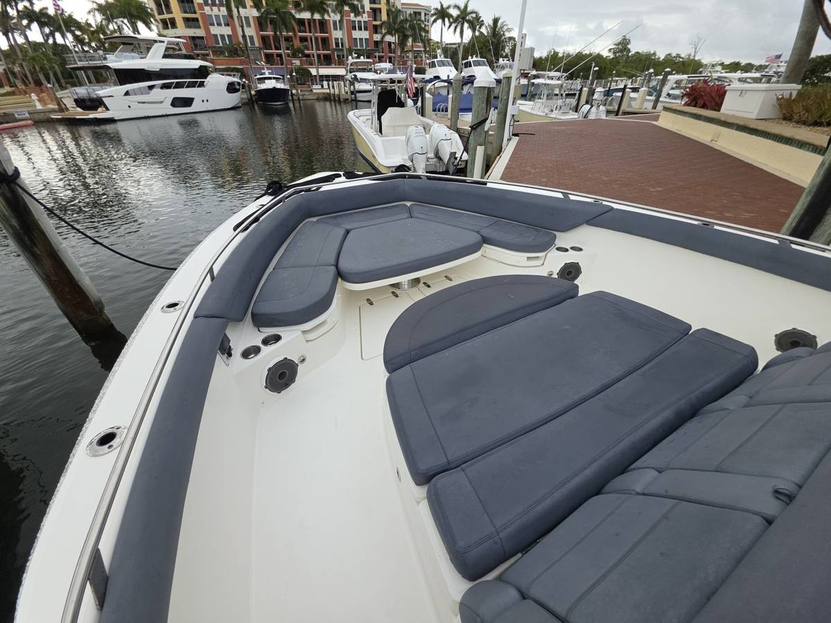 2021 Boston Whaler 420 Outrage "BFT" photo 43