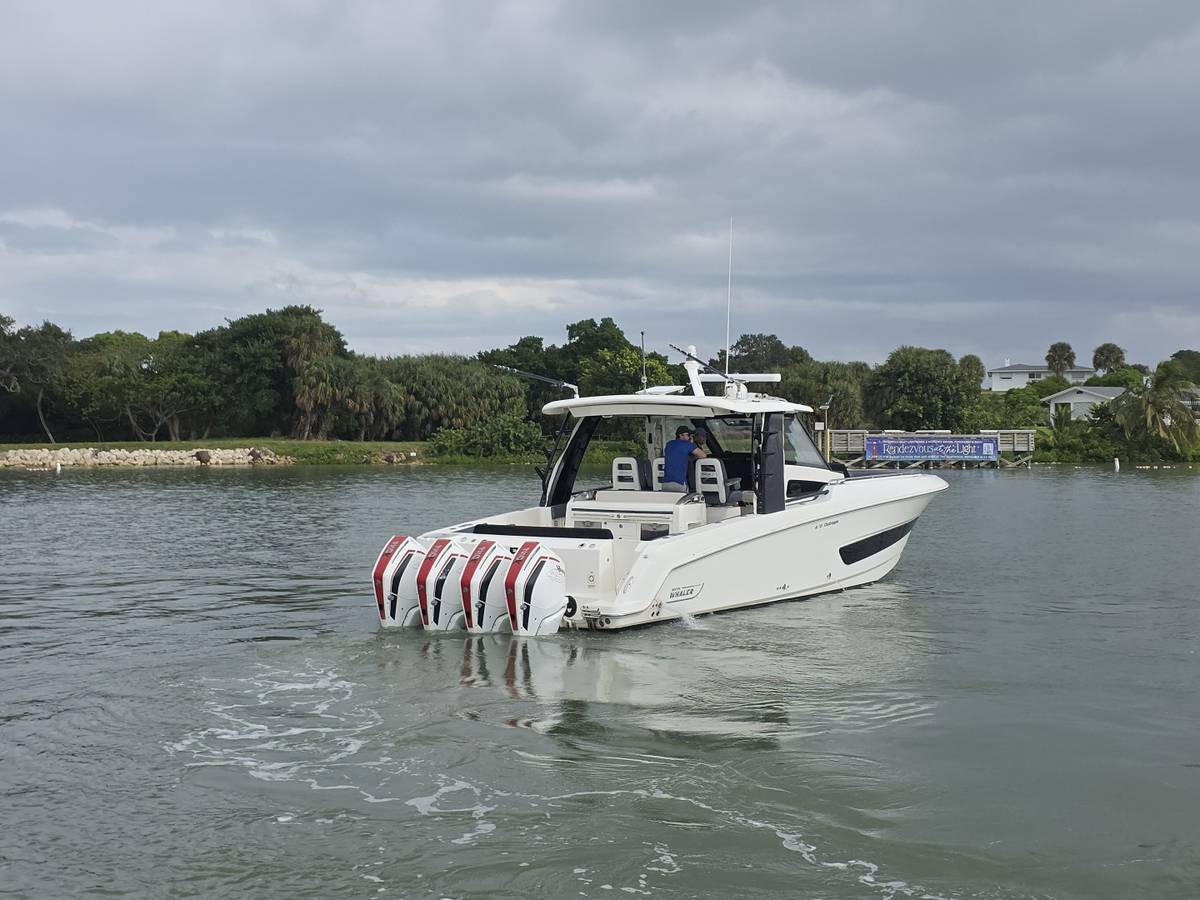 2021 Boston Whaler 420 Outrage "BFT" photo 12
