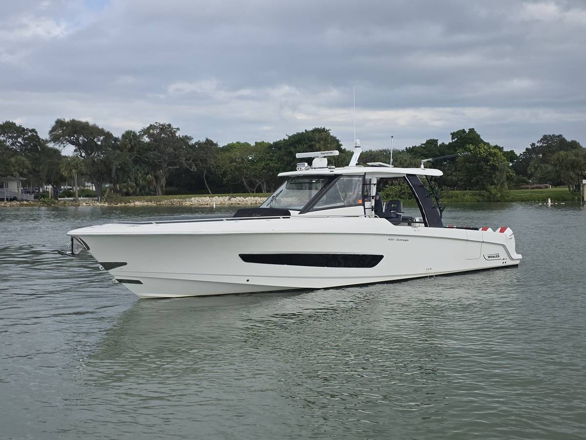 2021 Boston Whaler 420 Outrage "BFT" photo 21