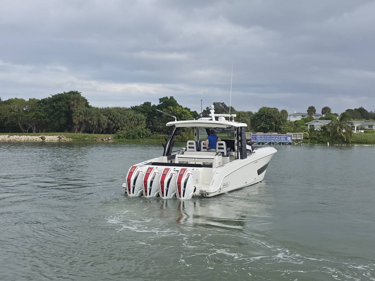 2021 Boston Whaler 420 Outrage "BFT" photo 11
