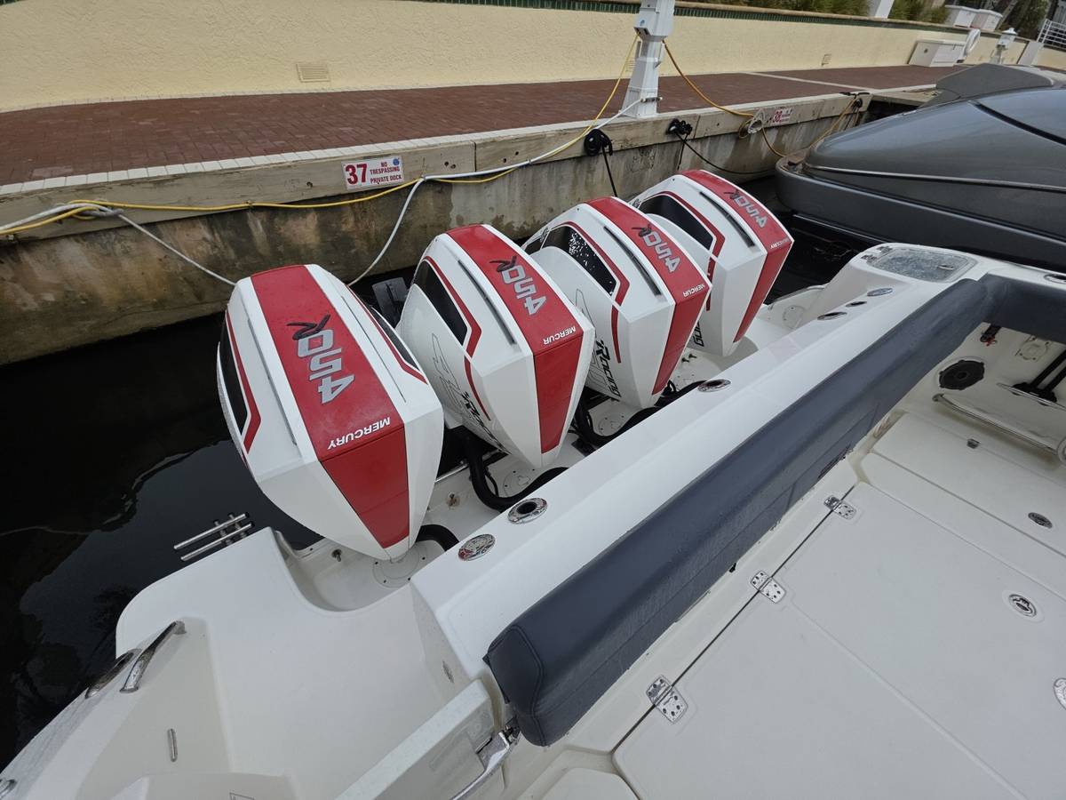 2021 Boston Whaler 420 Outrage "BFT" photo 28
