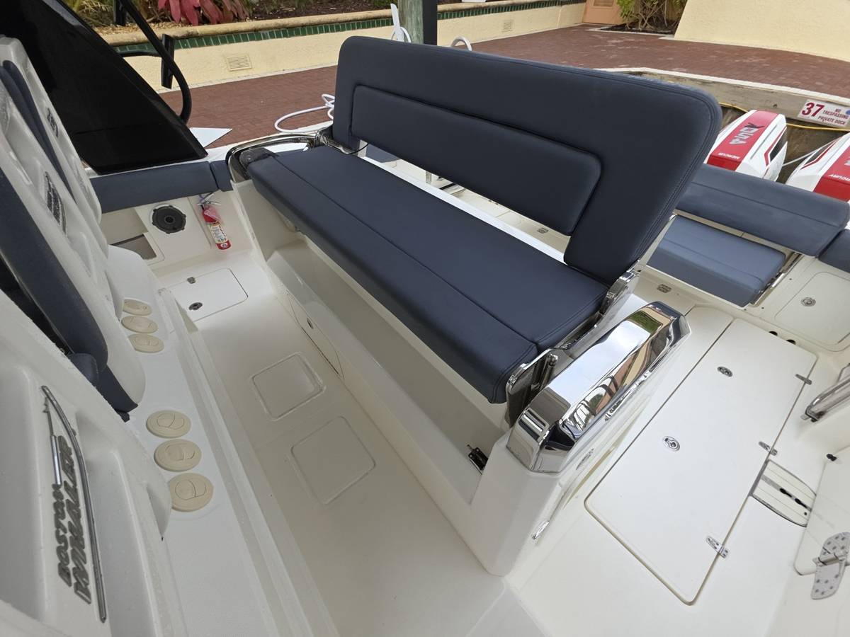 2021 Boston Whaler 420 Outrage "BFT" photo 46