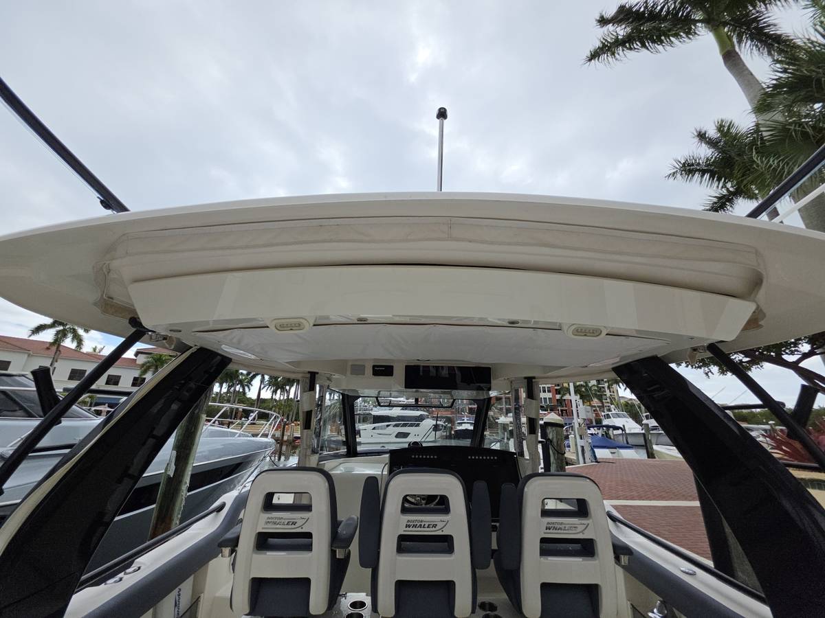 2021 Boston Whaler 420 Outrage "BFT" photo 93