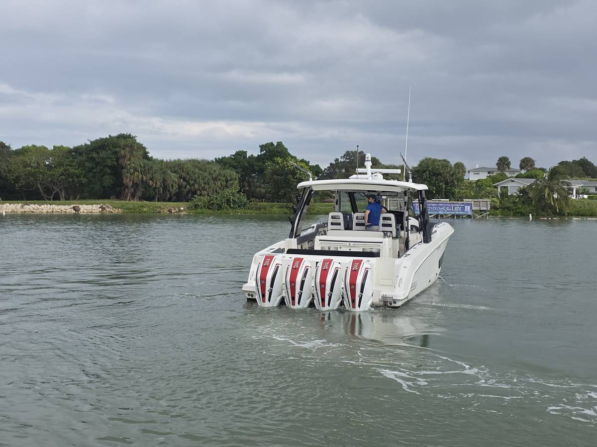 2021 Boston Whaler 420 Outrage "BFT" photo 10