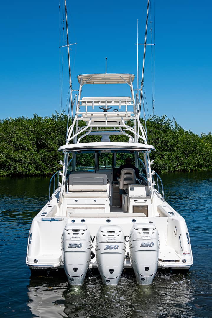 2021 Boston Whaler 345 Conquest photo 2