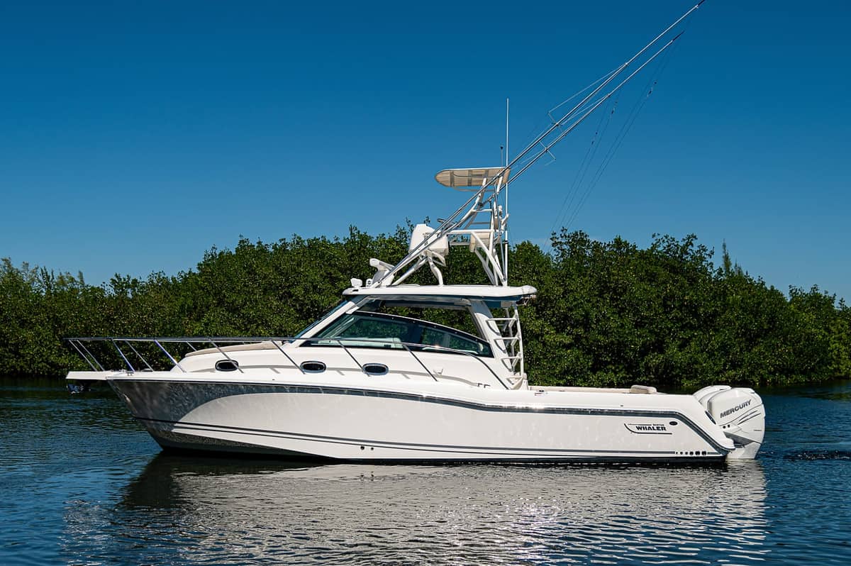 2021 Boston Whaler 345 Conquest photo