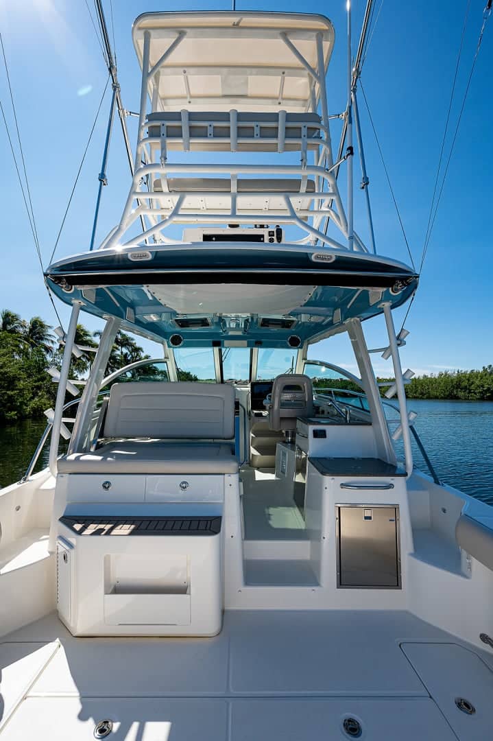 2021 Boston Whaler 345 Conquest photo 17