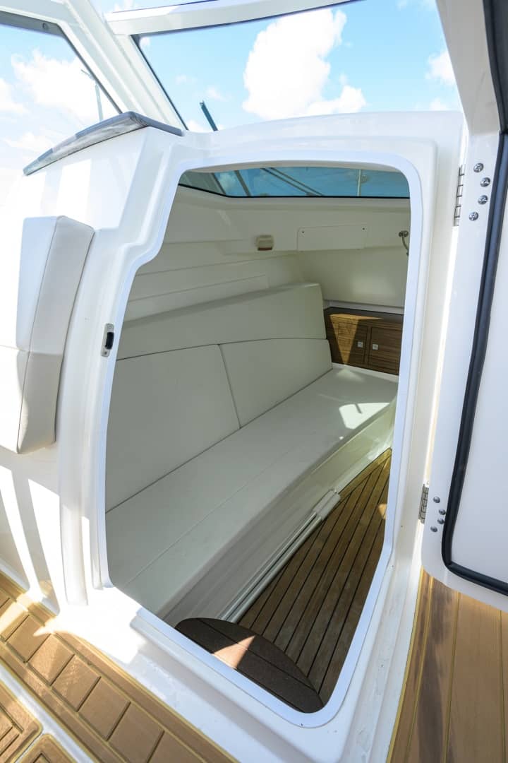2023 Boston Whaler 32 Vantage "Veronica" photo 43