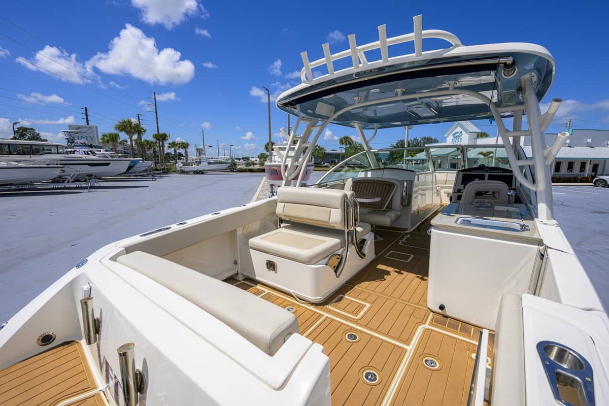 2023 Boston Whaler 32 Vantage "Veronica" photo 17