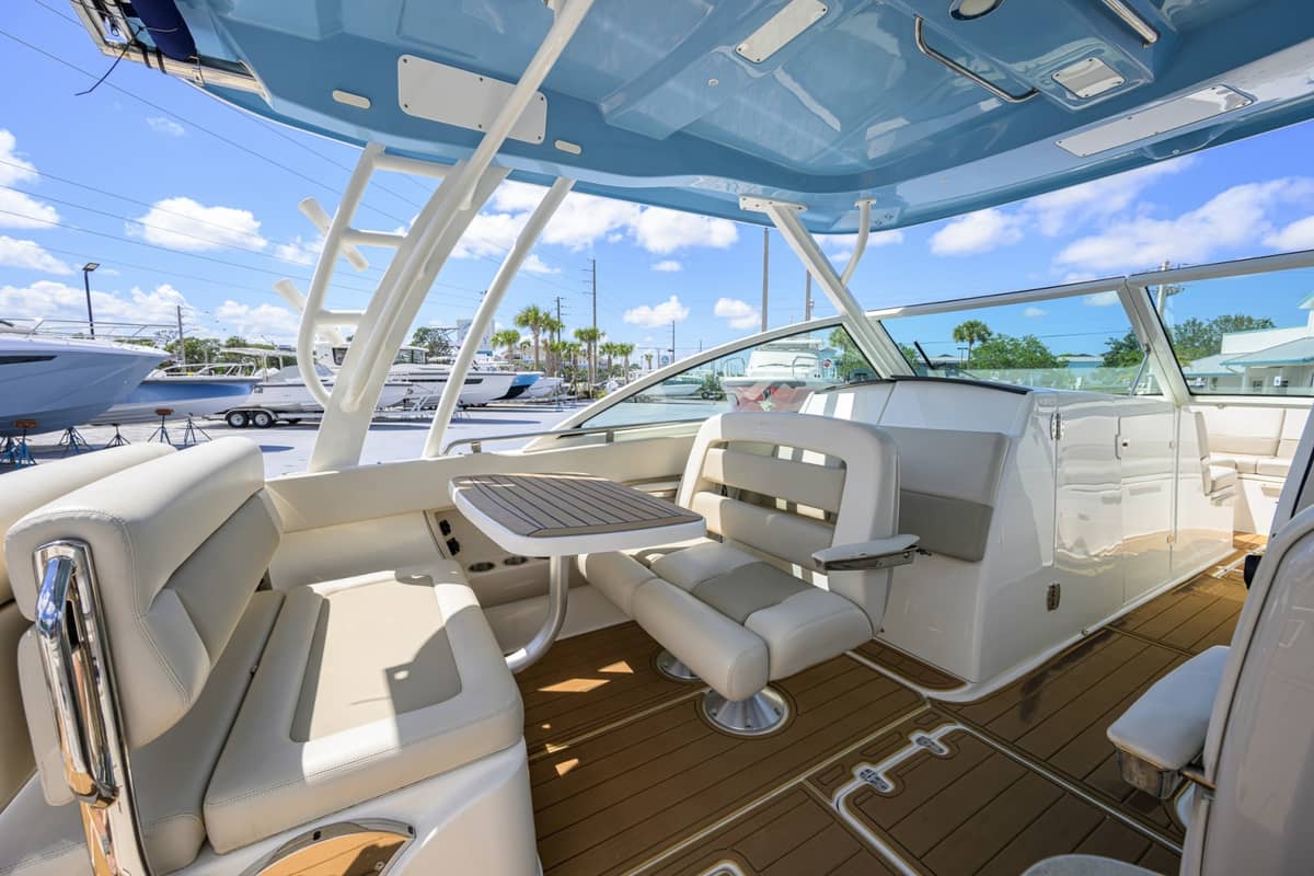 2023 Boston Whaler 32 Vantage "Veronica" photo 36
