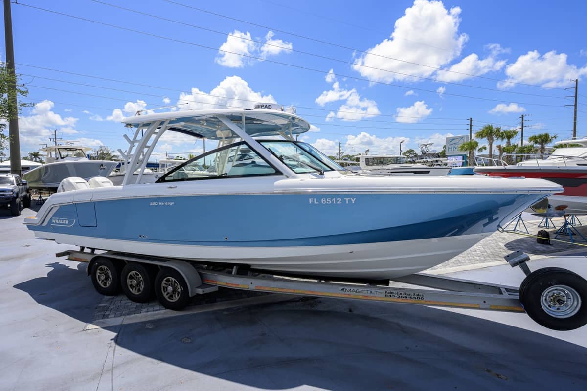 2023 Boston Whaler 32 Vantage "Veronica" photo 15