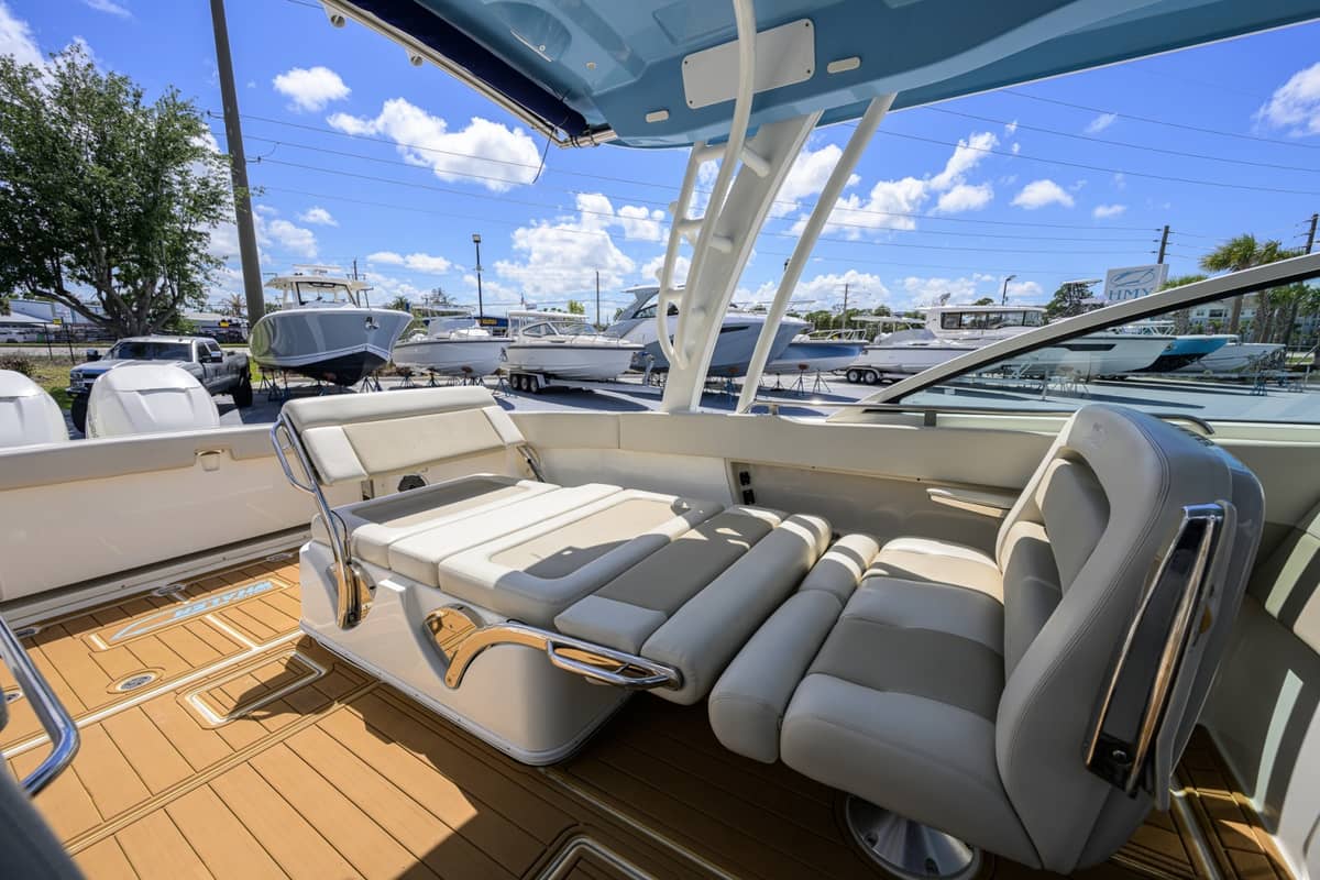 2023 Boston Whaler 32 Vantage "Veronica" photo 31