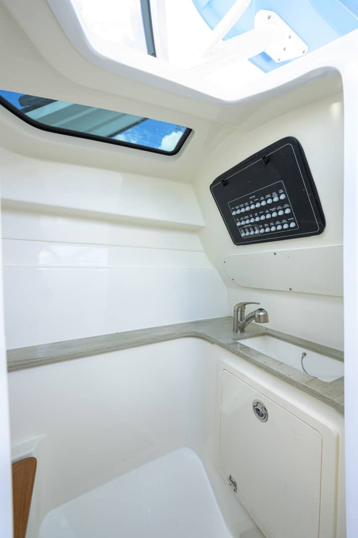2023 Boston Whaler 32 Vantage "Veronica" photo 46