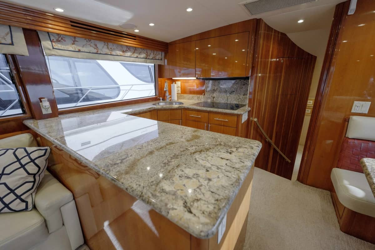 2002 Hatteras 60 Convertible "Reel Hook Up" photo 13
