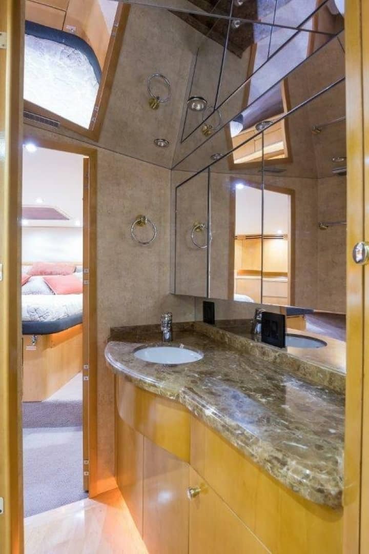 2000 Hatteras 60 Convertible "SALT RUSH" photo 51