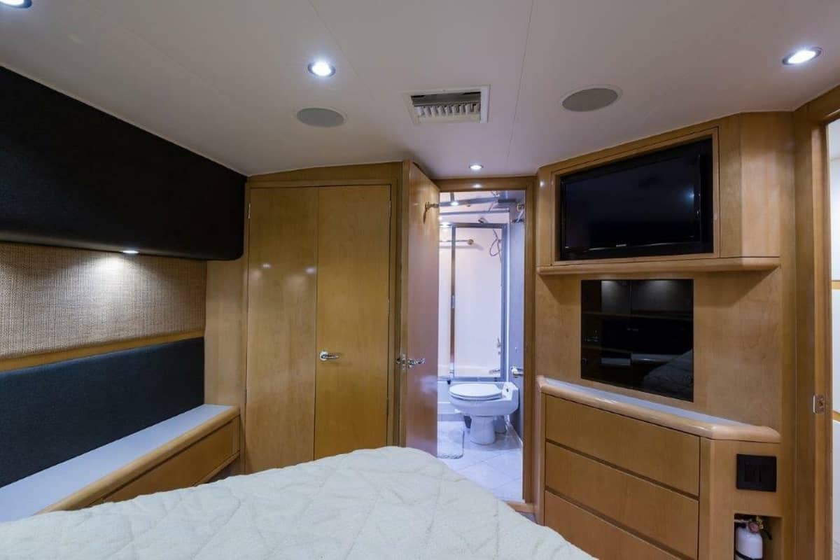 2000 Hatteras 60 Convertible "SALT RUSH" photo 38