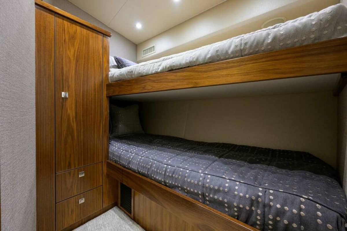 2019 Viking 80 Convertible "LAMPLIGHTER" photo 21