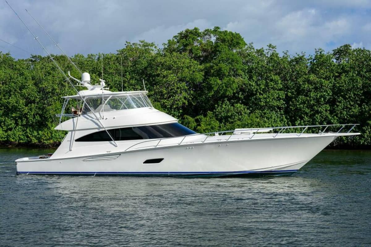 2019 Viking 80 Convertible "LAMPLIGHTER" photo