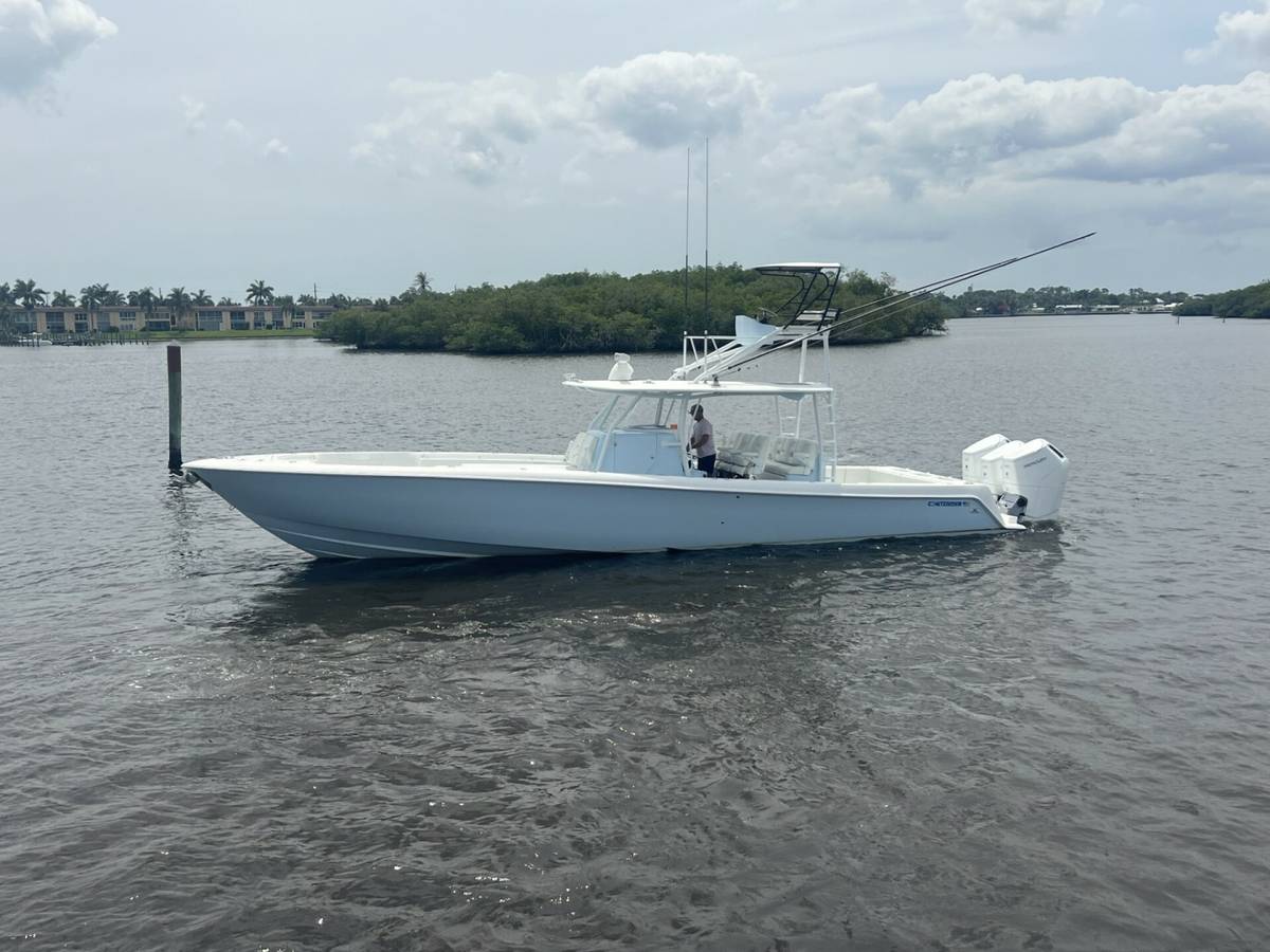 2023 Contender 44 Center Console "DAKOTA CRUDE" photo 2