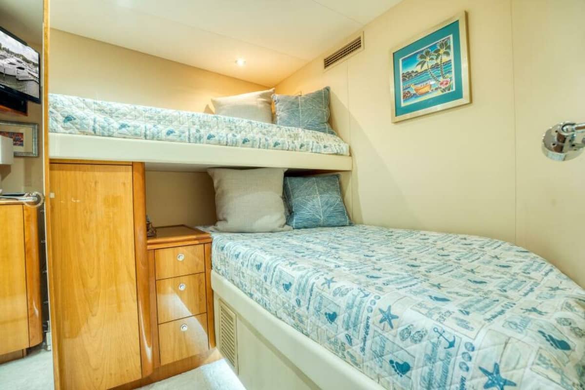 2007 Hatteras 80 Enclosed Bridge "MAJESTIK" photo 43