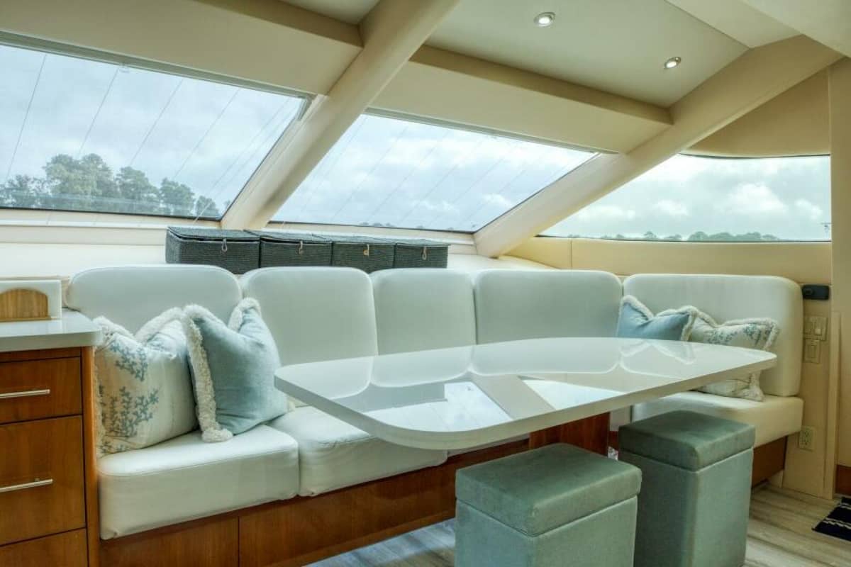 2007 Hatteras 80 Enclosed Bridge "MAJESTIK" photo 18