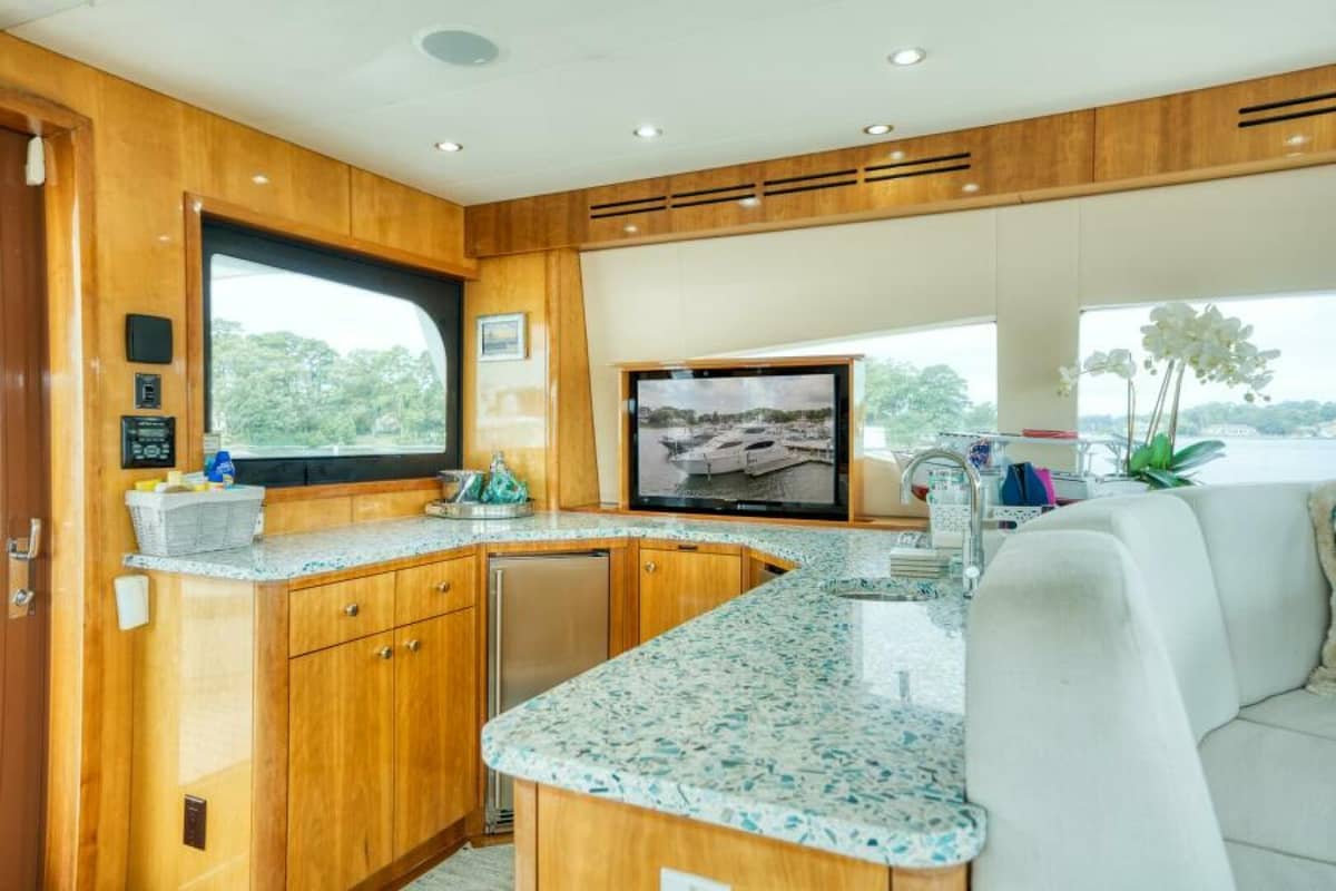 2007 Hatteras 80 Enclosed Bridge "MAJESTIK" photo 59