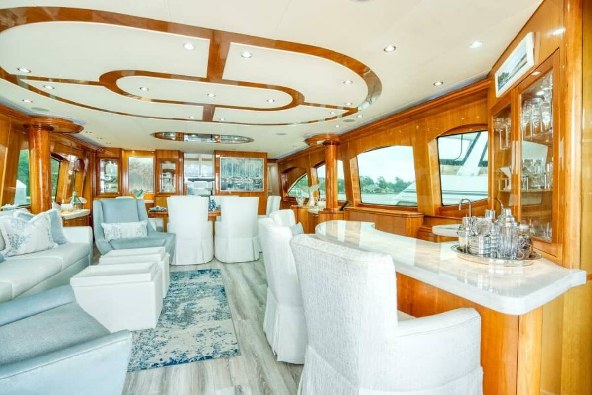 2007 Hatteras 80 Enclosed Bridge "MAJESTIK" photo 15
