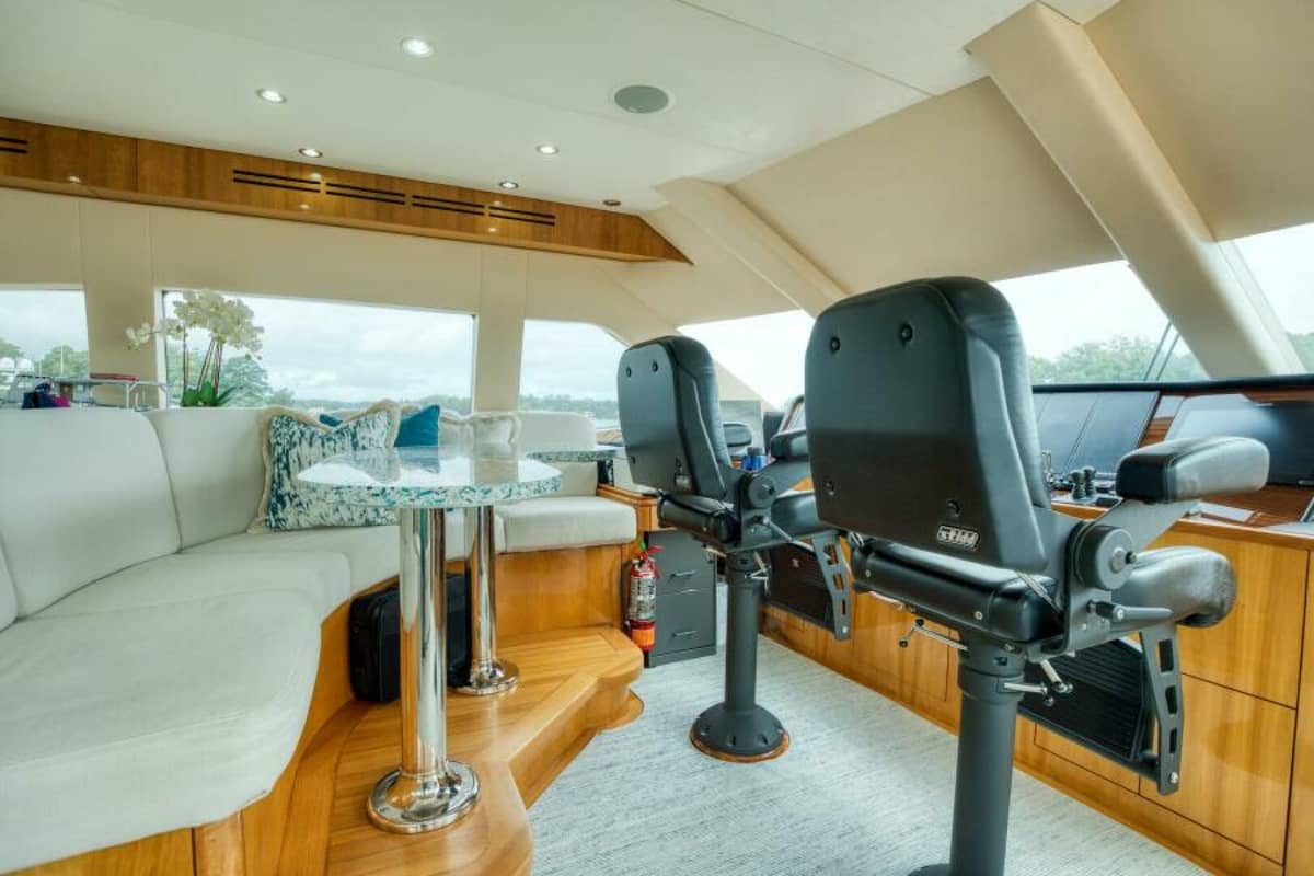 2007 Hatteras 80 Enclosed Bridge "MAJESTIK" photo 53