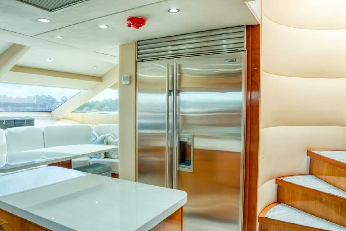 2007 Hatteras 80 Enclosed Bridge "MAJESTIK" photo 17