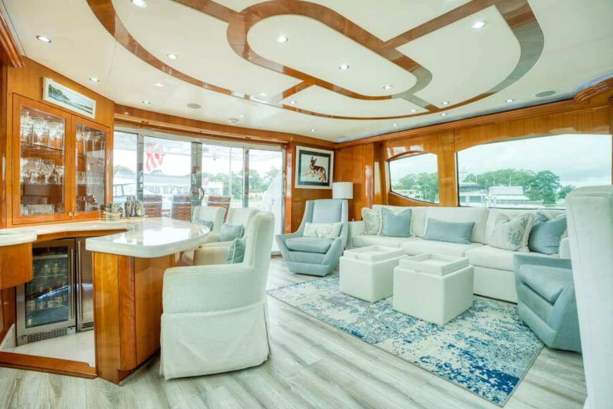 2007 Hatteras 80 Enclosed Bridge "MAJESTIK" photo 12
