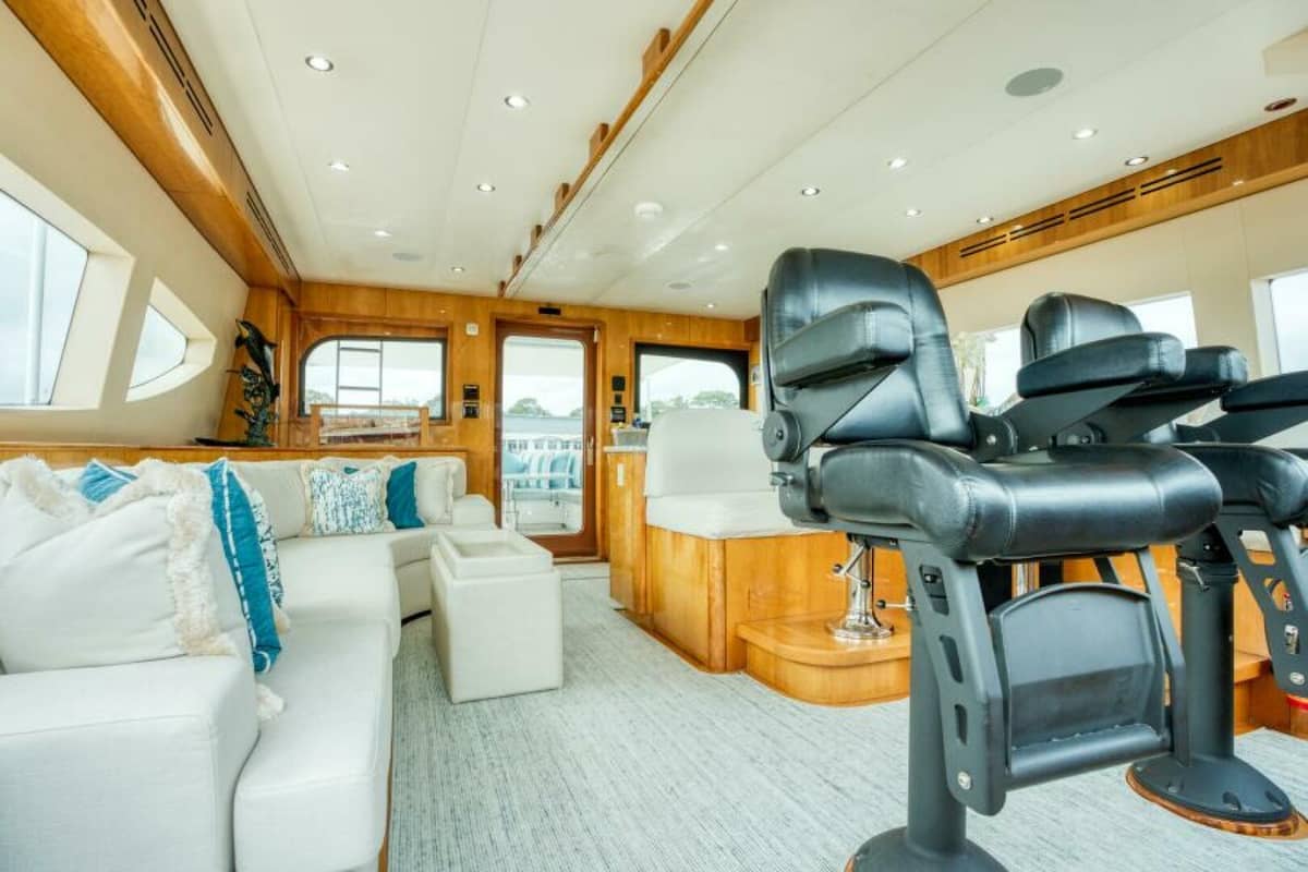 2007 Hatteras 80 Enclosed Bridge "MAJESTIK" photo 55