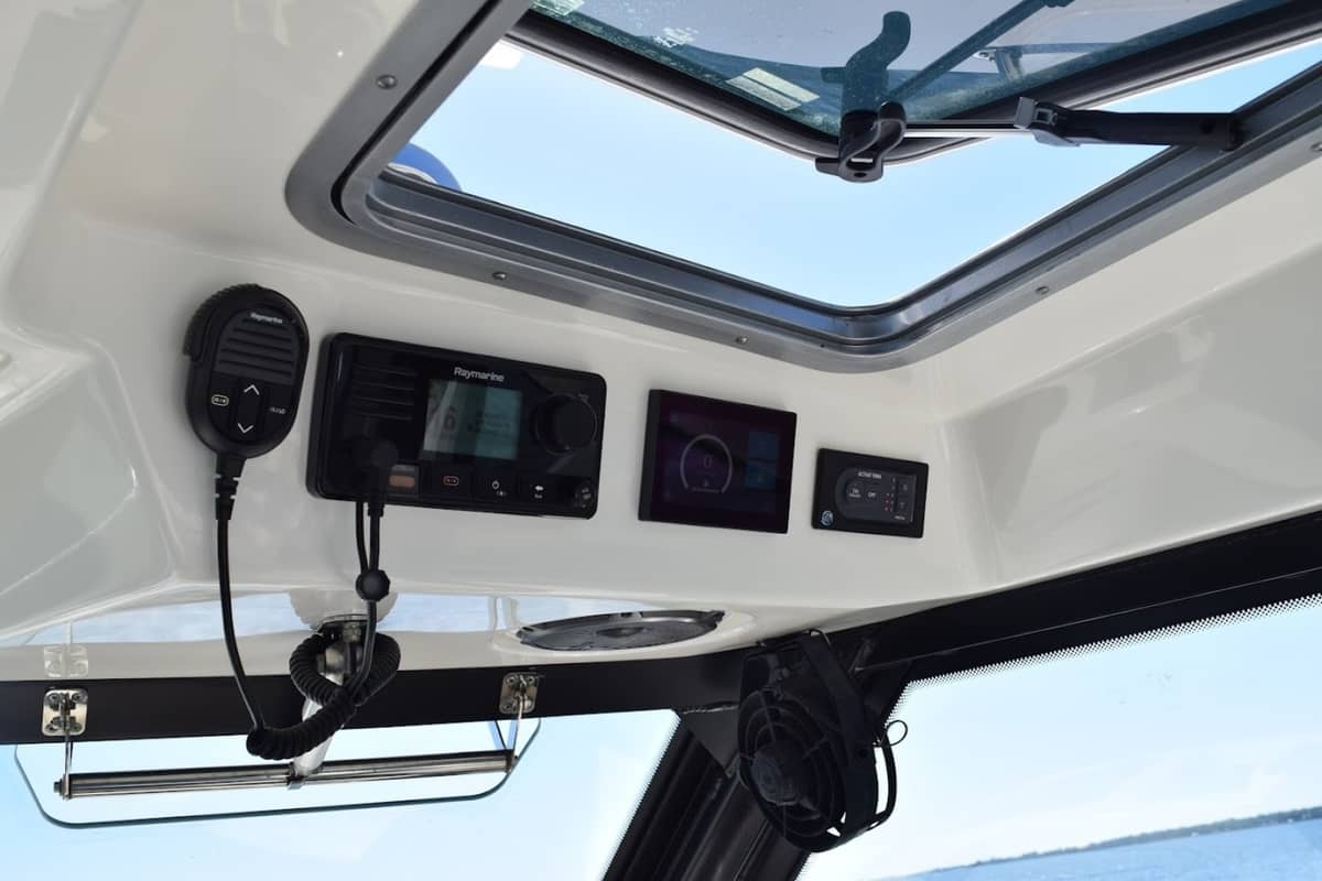 2021 Boston Whaler 325 Conquest "SIP N SEA" photo 19