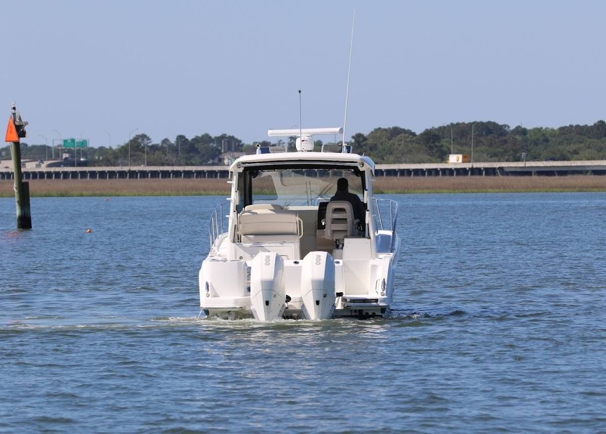 2021 Boston Whaler 325 Conquest "SIP N SEA" photo 3