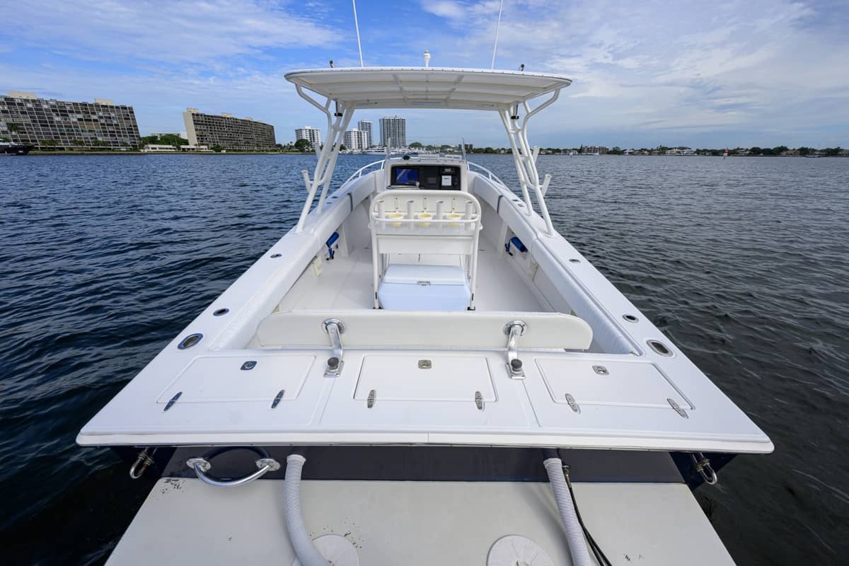 2003 Jupiter 31 Cuddy photo 28