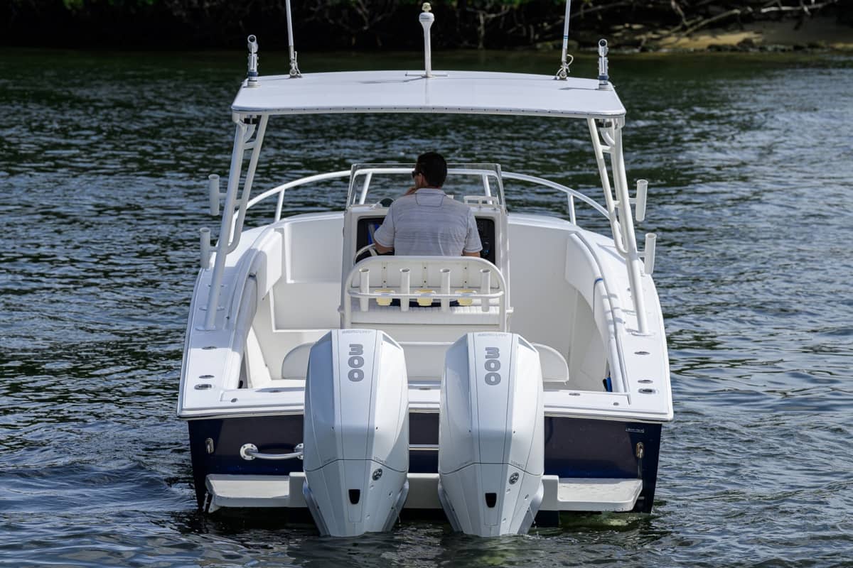2003 Jupiter 31 Cuddy photo 37