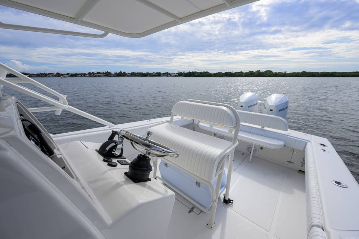 2003 Jupiter 31 Cuddy photo 7