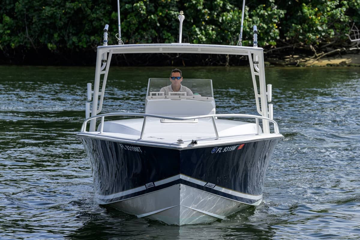 2003 Jupiter 31 Cuddy photo 34