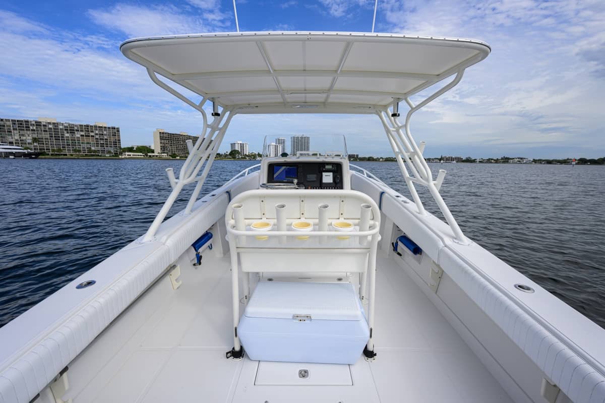 2003 Jupiter 31 Cuddy photo 12