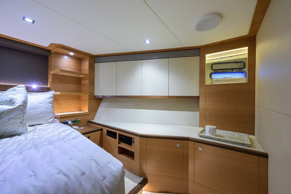 2018 Horizon FD85 "Midnight Moon" photo 32