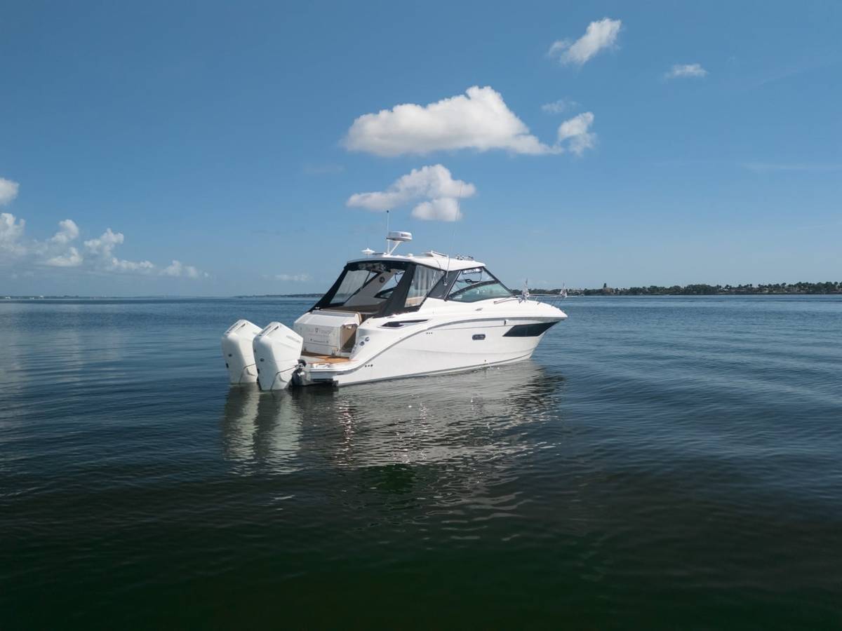 2025 Sea Ray 320 Sundancer "Pace Yourself" photo 37
