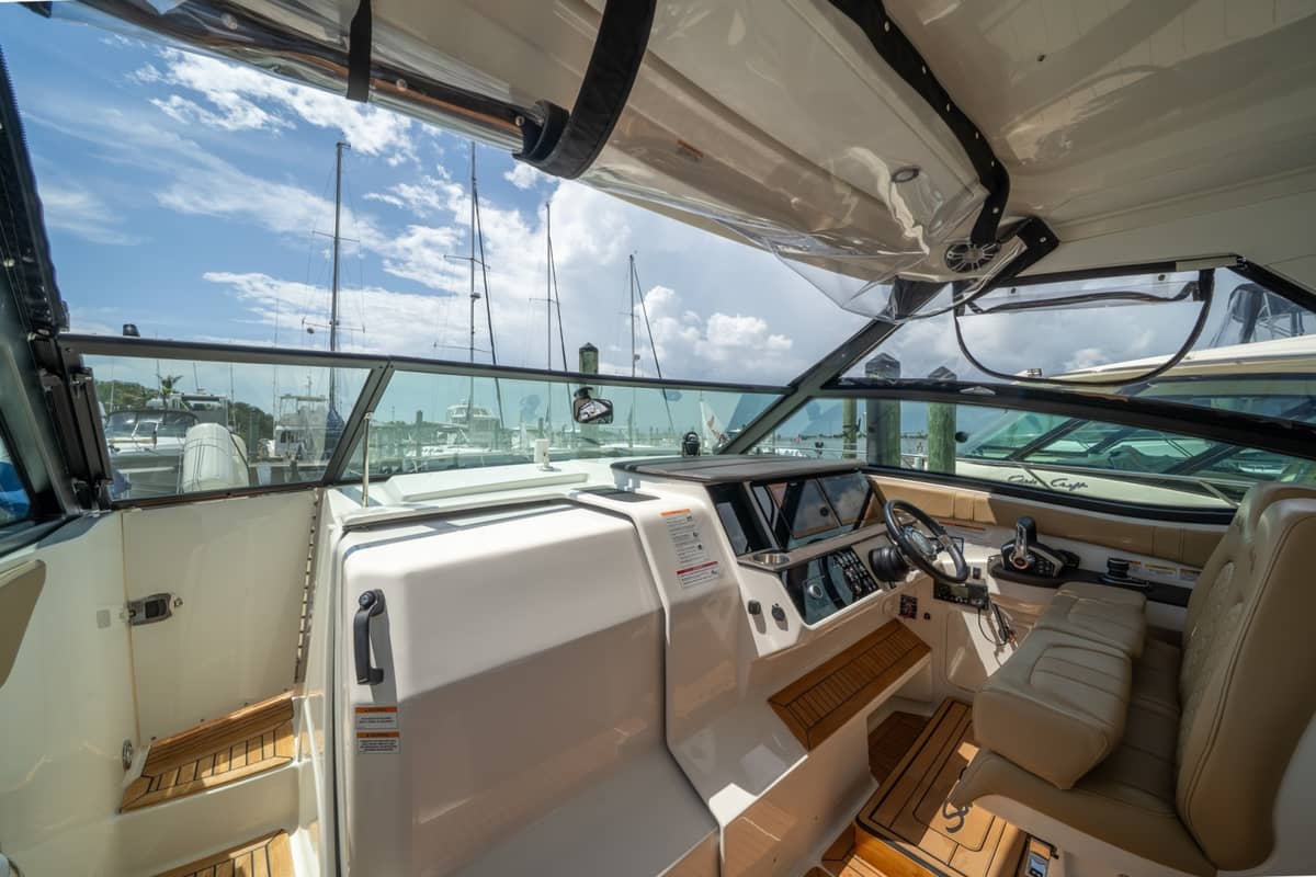 2025 Sea Ray 320 Sundancer "Pace Yourself" photo 17