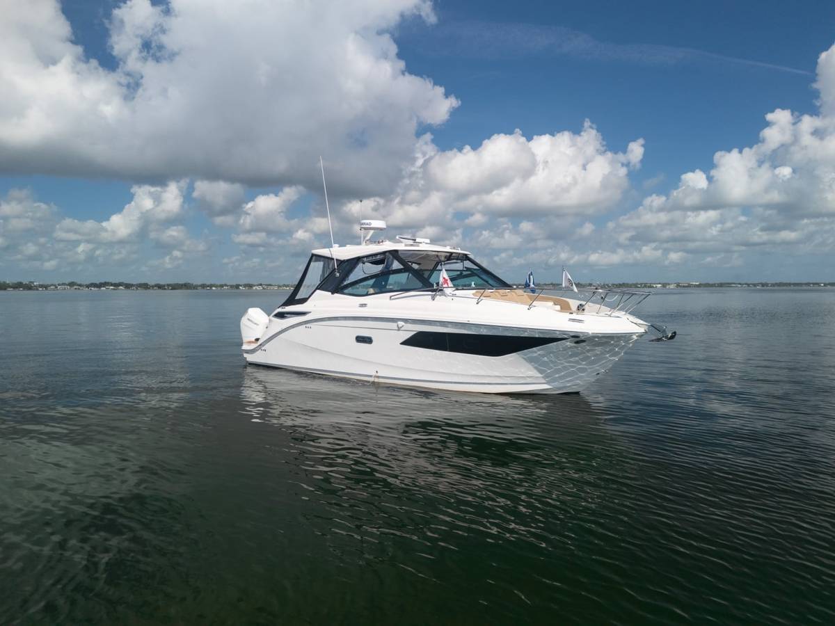 2025 Sea Ray 320 Sundancer "Pace Yourself" photo 35