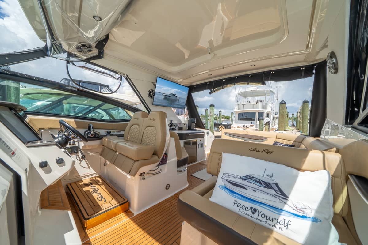 2025 Sea Ray 320 Sundancer "Pace Yourself" photo 16